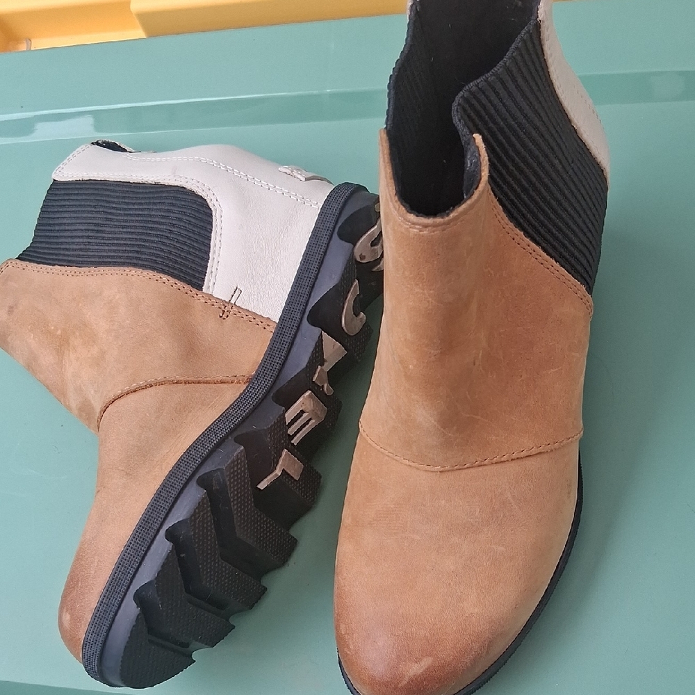 Sorel Men's Brown and Black Boots